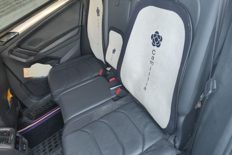 Used Volkswagen Tiguan L 2017 330TSI Automatic Two-Wheel Drive Luxury Edition Left Rear Seat