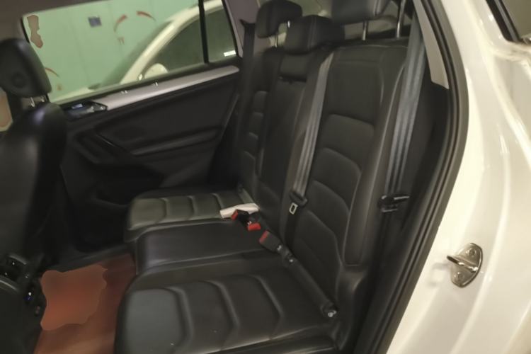 Used Volkswagen Tiguan L 2017 330TSI Automatic Two-Wheel Drive Luxury Edition Left Rear Seat