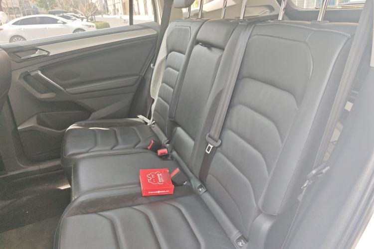 Used Volkswagen Tiguan L 2017 380TSI Automatic All-Wheel-Drive Flagship Edition Left Rear Seat