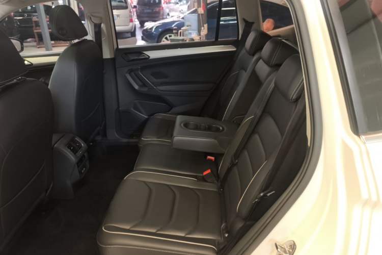 Used Volkswagen Tiguan L 2017 330TSI Automatic Two-Wheel Drive Flagship Edition Left Rear Seat