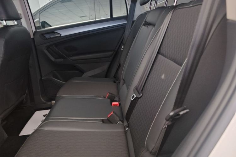 Used Volkswagen Tiguan L 2017 330TSI Automatic Two-Wheel Drive Luxury Edition Left Rear Seat