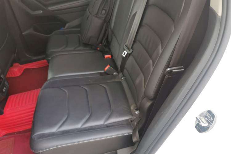 Used Volkswagen Tiguan L 2017 330TSI Automatic Two-Wheel Drive Flagship Edition Left Rear Seat
