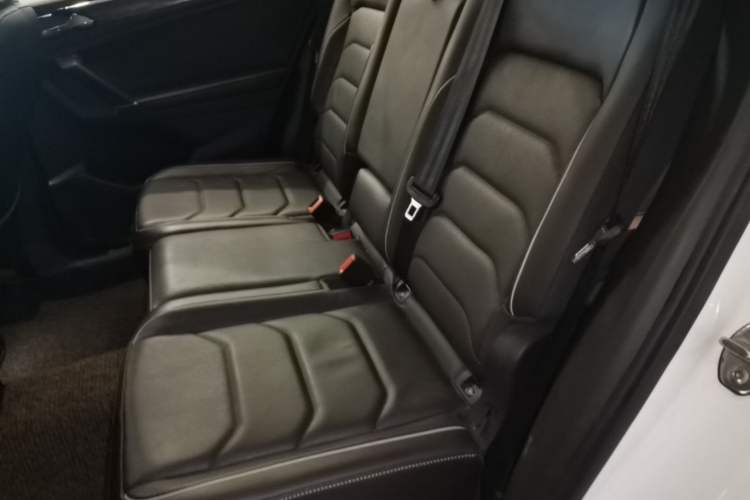 Used Volkswagen Tiguan L 2017 380TSI Automatic All-Wheel-Drive Flagship Edition Left Rear Seat