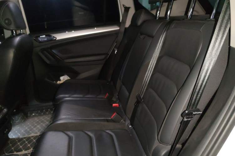 Used Volkswagen Tiguan L 2017 330TSI Automatic Two-Wheel Drive Luxury Edition Left Rear Seat