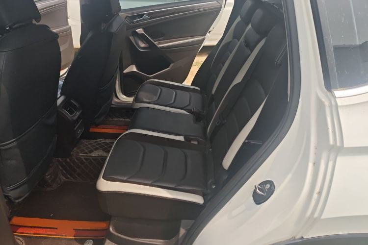 Used Volkswagen Tiguan L 2017 330TSI Automatic Two-Wheel Drive Luxury Edition Left Rear Seat