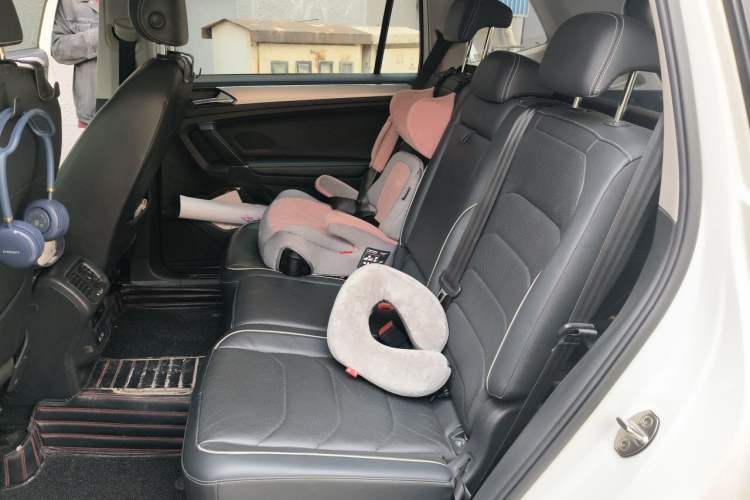 Used Volkswagen Tiguan L 2017 330TSI Automatic Two-Wheel Drive Flagship Edition Left Rear Seat