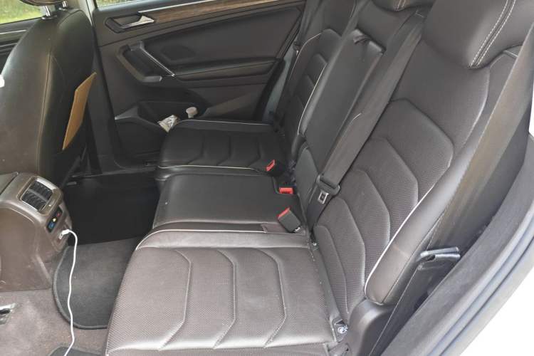 Used Volkswagen Tiguan L 2017 330TSI Automatic Two-Wheel Drive Flagship Edition Left Rear Seat