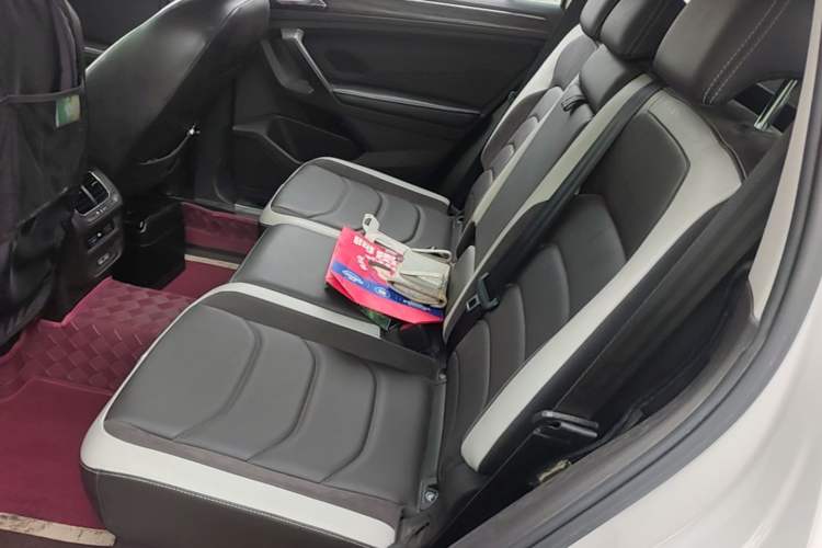 Used Volkswagen Tiguan L 2017 330TSI Automatic Two-Wheel Drive Luxury Edition Left Rear Seat