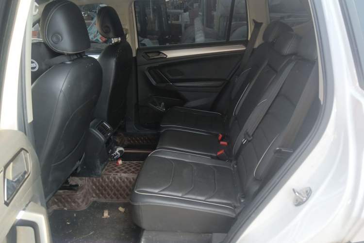 Used Volkswagen Tiguan L 2017 330TSI Automatic Two-Wheel Drive Flagship Edition Left Rear Seat