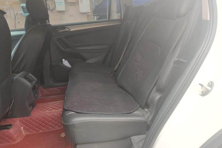 Used Volkswagen Tiguan L 2017 330TSI Automatic Two-Wheel Drive Luxury Edition Left Rear Seat