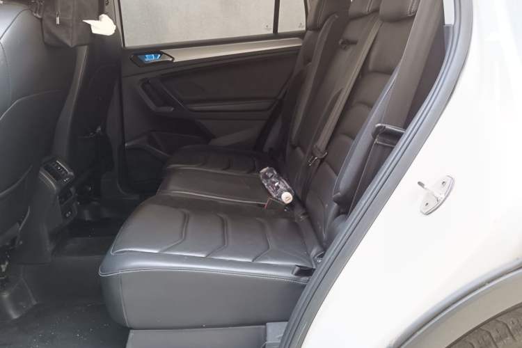Used Volkswagen Tiguan L 2017 330TSI Automatic Two-Wheel Drive Luxury Edition Left Rear Seat