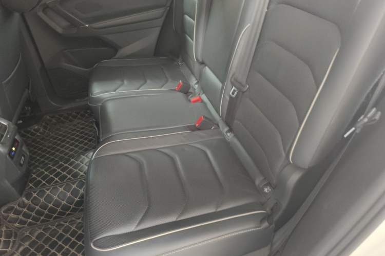Used Volkswagen Tiguan L 2017 380TSI Automatic All-Wheel-Drive Flagship Edition Left Rear Seat
