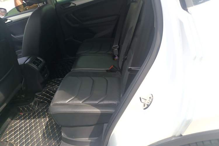Used Volkswagen Tiguan L 2017 330TSI Automatic Two-Wheel Drive Luxury Edition Left Rear Seat