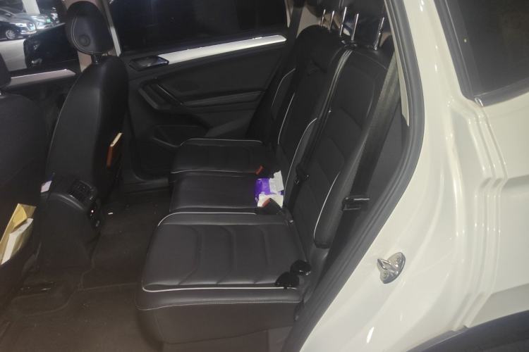 Used Volkswagen Tiguan L 2017 330TSI Automatic Two-Wheel Drive Flagship Edition Left Rear Seat