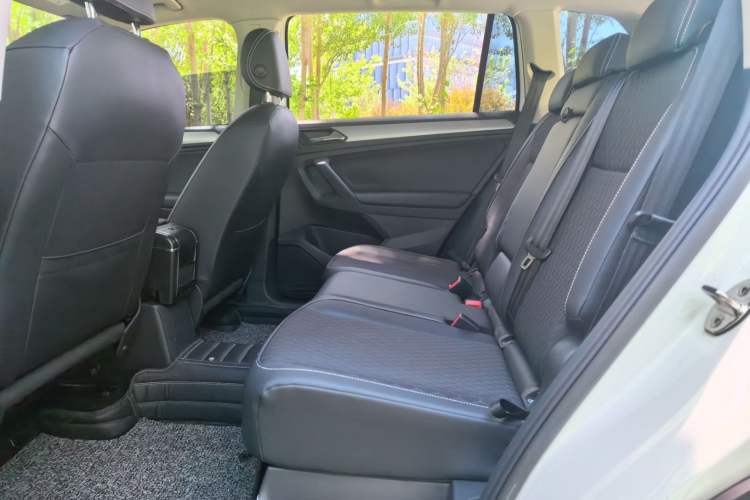 Used Volkswagen Tiguan L 2017 330TSI Automatic Two-Wheel Drive Luxury Edition Left Rear Seat