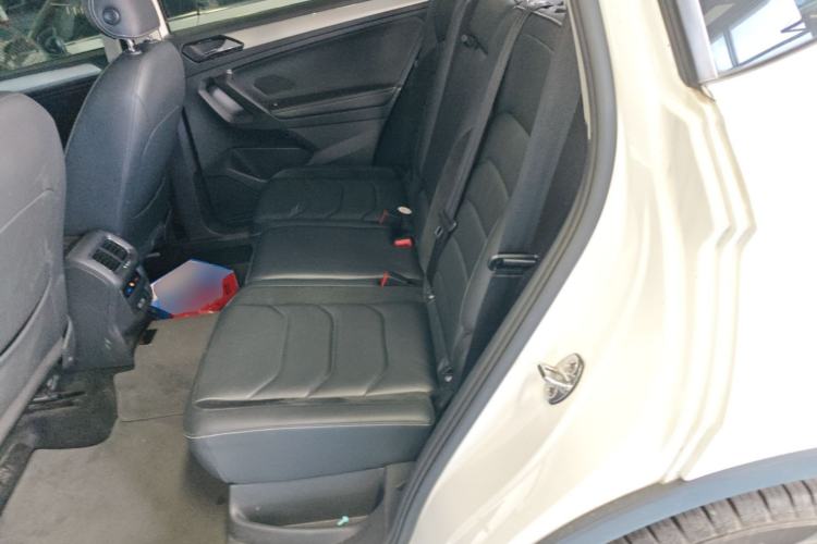 Used Volkswagen Tiguan L 2017 380TSI Automatic All-Wheel-Drive Luxury Edition Left Rear Seat