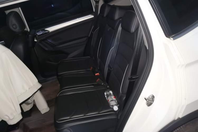 Used Volkswagen Tiguan L 2017 330TSI Automatic Two-Wheel Drive Flagship Edition Left Rear Seat