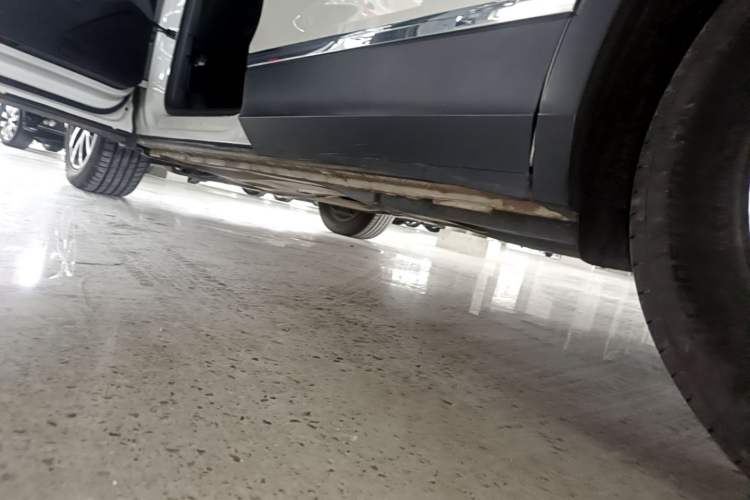 Used Volkswagen Tiguan L 2017 330TSI Automatic Two-Wheel Drive Luxury Edition Left Side Sill