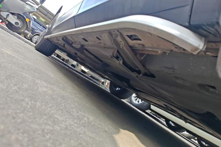 Used Volkswagen Tiguan L 2017 330TSI Automatic Two-Wheel Drive Luxury Edition Left Side Sill