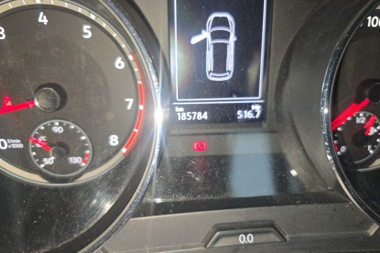 Used Volkswagen Tiguan L 2017 330TSI Automatic Two-Wheel Drive Luxury Edition Odometer Close Up