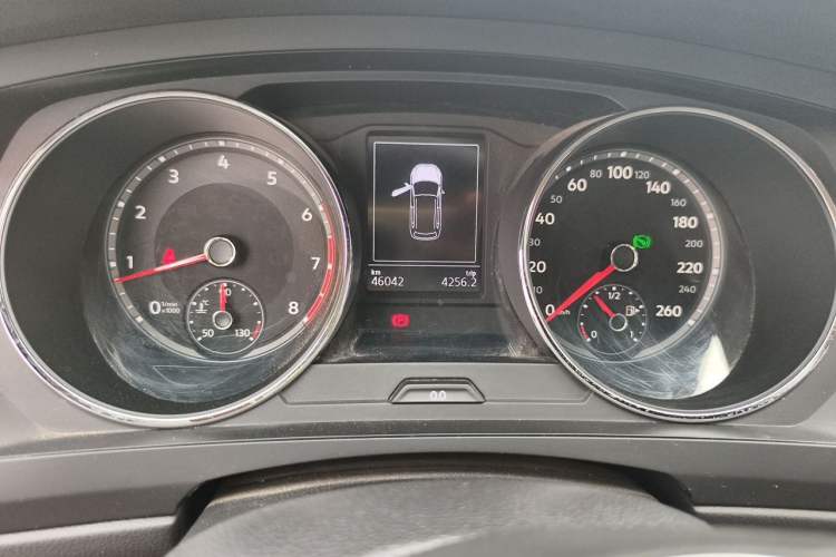 Used Volkswagen Tiguan L 2017 330TSI Automatic Two-Wheel Drive Luxury Edition Odometer Close Up