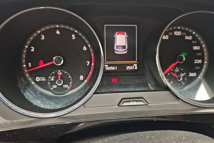 Used Volkswagen Tiguan L 2017 330TSI Automatic Two-Wheel Drive Comfort Edition Odometer Close Up