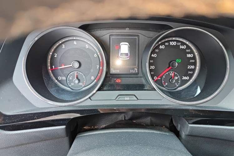 Used Volkswagen Tiguan L 2017 330TSI Automatic Two-Wheel Drive Luxury Edition Odometer Close Up