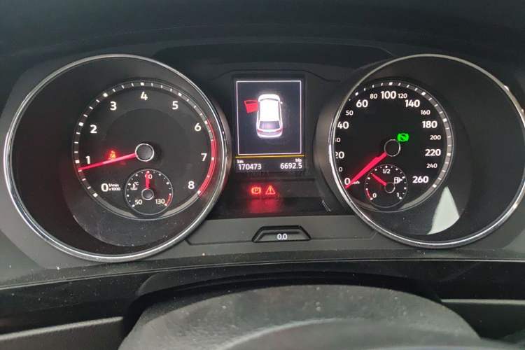 Used Volkswagen Tiguan L 2017 330TSI Automatic Two-Wheel Drive Luxury Edition Odometer Close Up