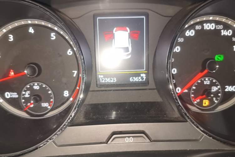 Used Volkswagen Tiguan L 2017 330TSI Automatic Two-Wheel Drive Luxury Edition Odometer Close Up