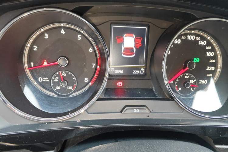 Used Volkswagen Tiguan L 2017 330TSI Automatic Two-Wheel Drive Luxury Edition Odometer Close Up