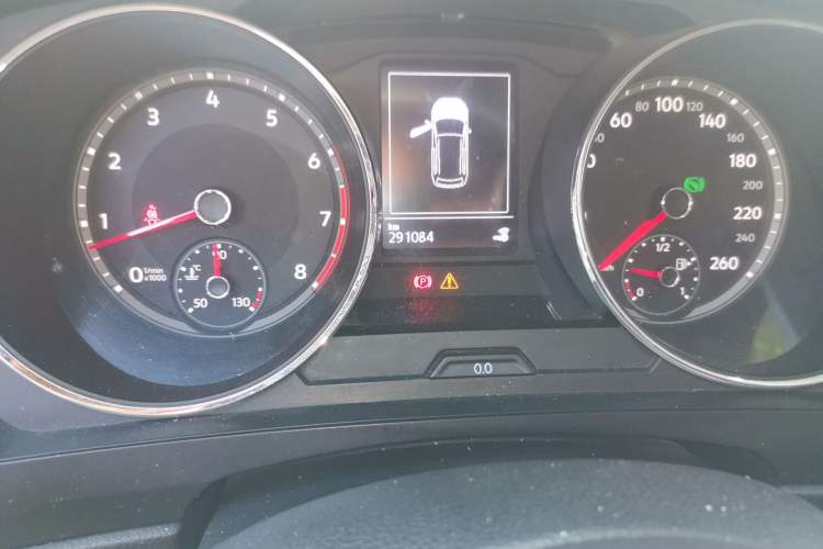 Used Volkswagen Tiguan L 2017 330TSI Automatic Two-Wheel Drive Luxury Edition Odometer Close Up