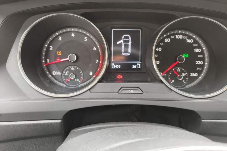 Used Volkswagen Tiguan L 2017 330TSI Automatic Two-Wheel Drive Luxury Edition Odometer Close Up