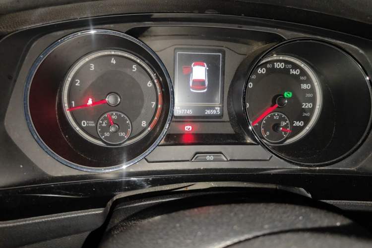 Used Volkswagen Tiguan L 2017 330TSI Automatic Two-Wheel Drive Luxury Edition Odometer Close Up