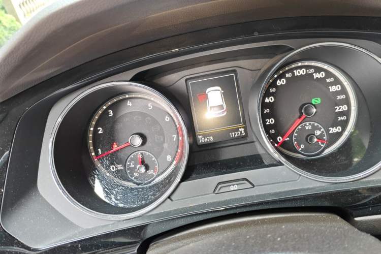 Used Volkswagen Tiguan L 2017 330TSI Automatic Two-Wheel Drive Flagship Edition Odometer Close Up
