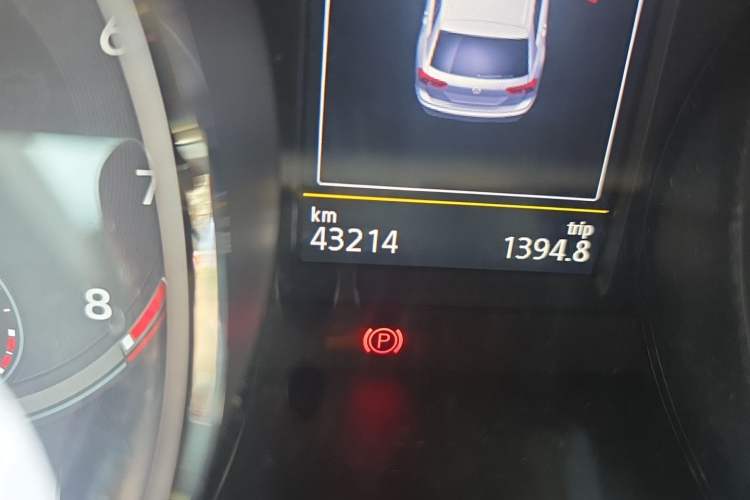 Used Volkswagen Tiguan L 2017 330TSI Automatic Two-Wheel Drive Luxury Edition Odometer Close Up