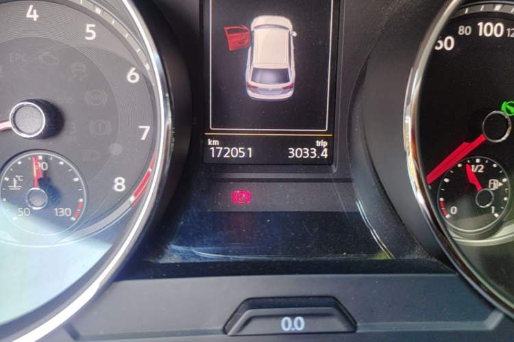 Used Volkswagen Tiguan L 2017 330TSI Automatic Two-Wheel Drive Comfort Edition Odometer Close Up