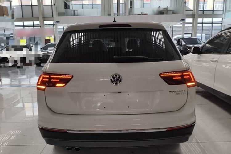 Used Volkswagen Tiguan L 2017 330TSI Automatic Two-Wheel Drive Flagship Edition Rear