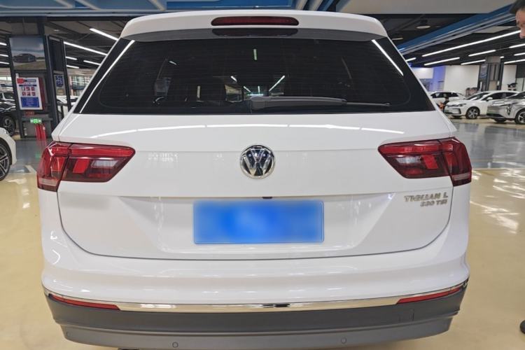 Used Volkswagen Tiguan L 2017 330TSI Automatic Two-Wheel Drive Luxury Edition Rear