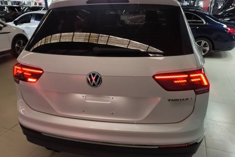Used Volkswagen Tiguan L 2017 330TSI Automatic Two-Wheel Drive Flagship Edition Rear