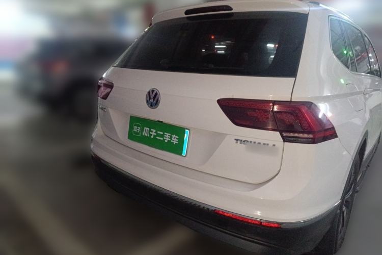 Used Volkswagen Tiguan L 2017 330TSI Automatic Two-Wheel Drive Flagship Edition Rear