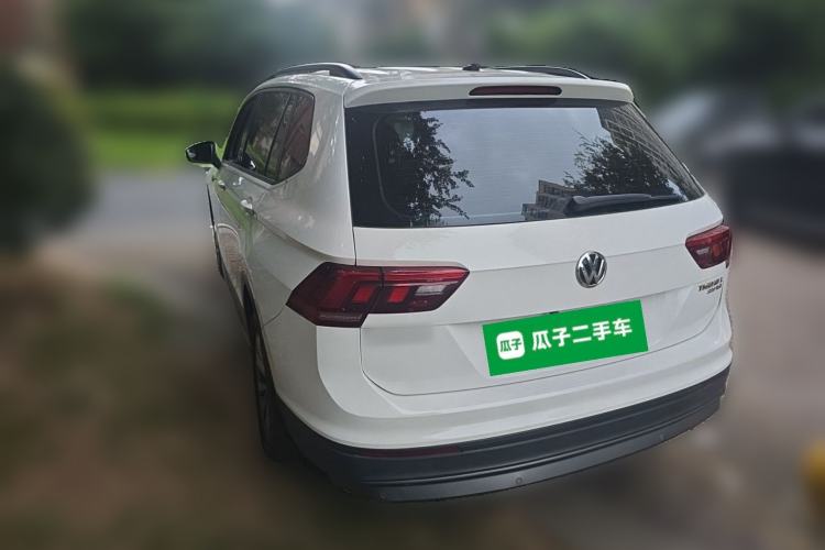 Used Volkswagen Tiguan L 2017 330TSI Automatic Two-Wheel Drive Luxury Edition Rear Left 45 Deg