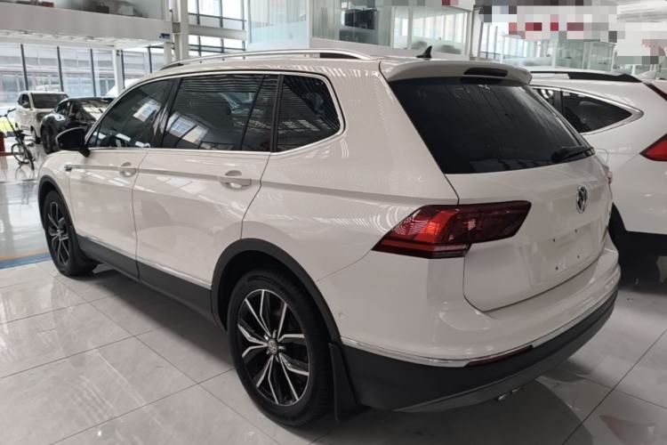 Used Volkswagen Tiguan L 2017 330TSI Automatic Two-Wheel Drive Flagship Edition Rear Left 45 Deg