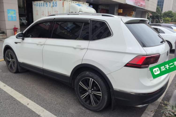 Used Volkswagen Tiguan L 2017 380TSI Automatic All-Wheel-Drive Luxury Edition Rear Left 45 Deg
