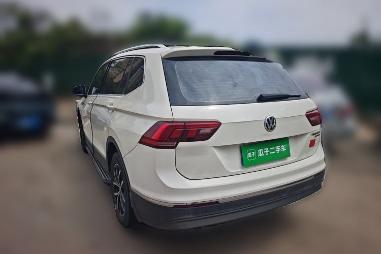 Used Volkswagen Tiguan L 2017 330TSI Automatic Two-Wheel Drive Comfort Edition Rear Left 45 Deg