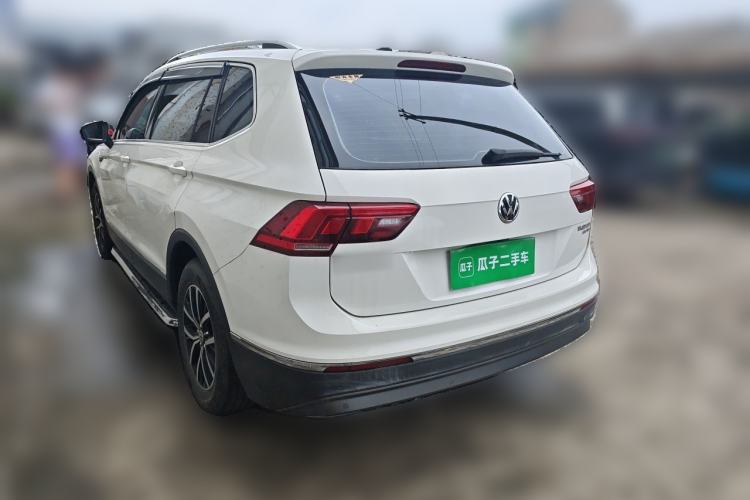 Used Volkswagen Tiguan L 2017 330TSI Automatic Two-Wheel Drive Luxury Edition Rear Left 45 Deg