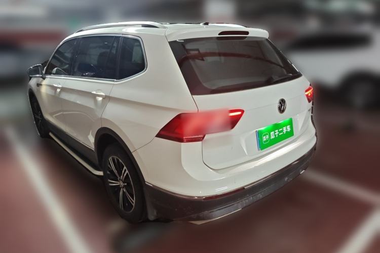 Used Volkswagen Tiguan L 2017 380TSI Automatic All-Wheel-Drive Luxury Edition Rear Left 45 Deg