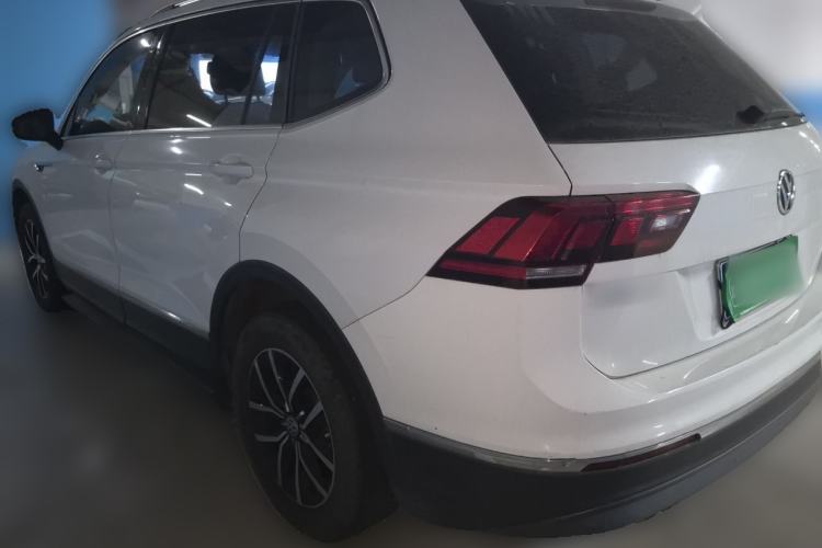 Used Volkswagen Tiguan L 2017 330TSI Automatic Two-Wheel Drive Luxury Edition Rear Left 45 Deg
