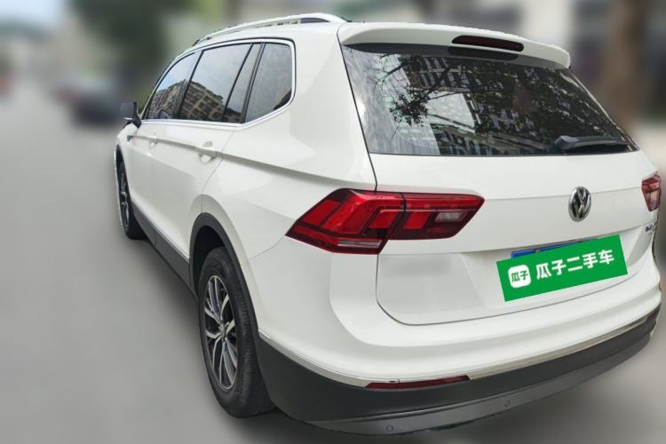 Used Volkswagen Tiguan L 2017 330TSI Automatic Two-Wheel Drive Luxury Edition Rear Left 45 Deg