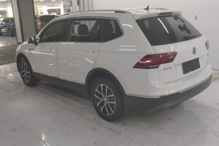 Used Volkswagen Tiguan L 2017 330TSI Automatic Two-Wheel Drive Luxury Edition Rear Left 45 Deg