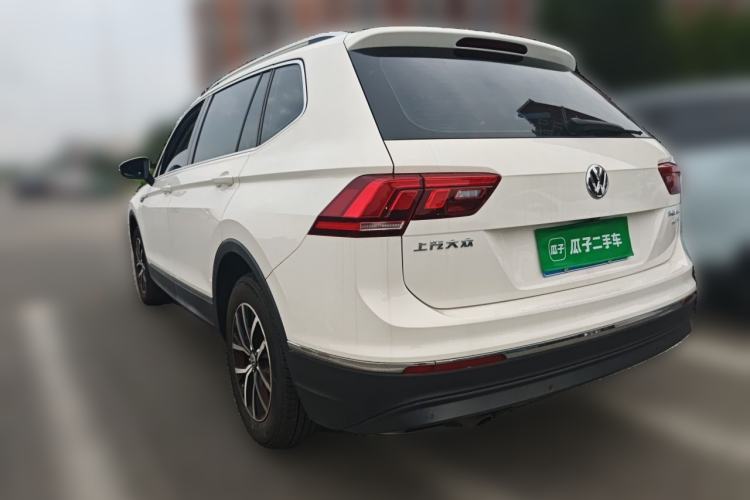 Used Volkswagen Tiguan L 2017 330TSI Automatic Two-Wheel Drive Luxury Edition Rear Left 45 Deg